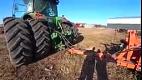 2yxa_ru_Na_John_Deere_uletel_remen_privoda_ventilyatora_Dosrochno_zakonchil_s__45624206964746964_899408.mp4